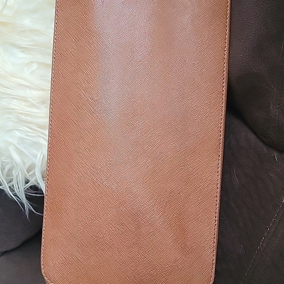 Kenneth Cole Bag - Picture 7 of 7